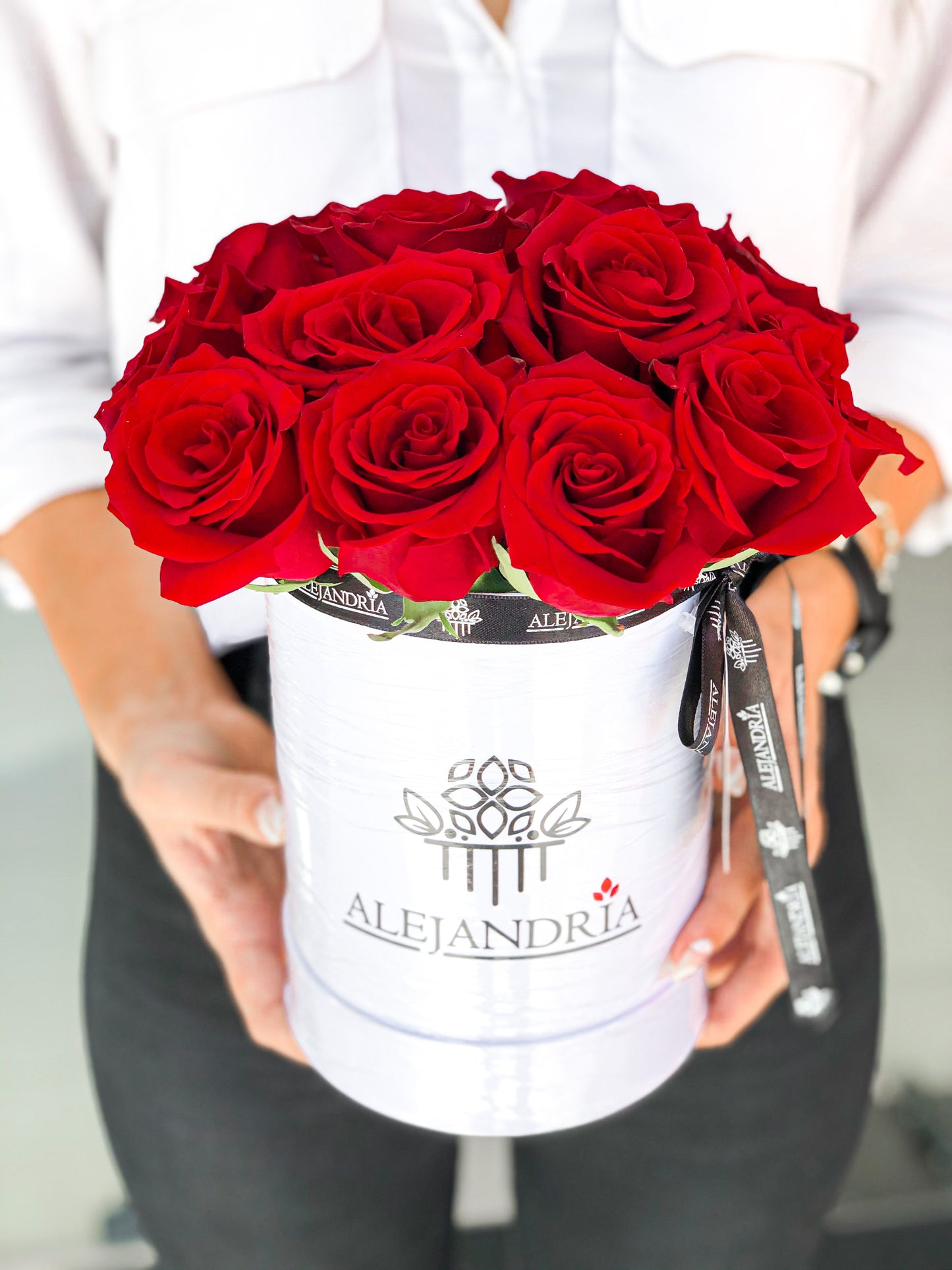 FlowerBox "Lovely" Red Roses - Alejandría Arte Floral