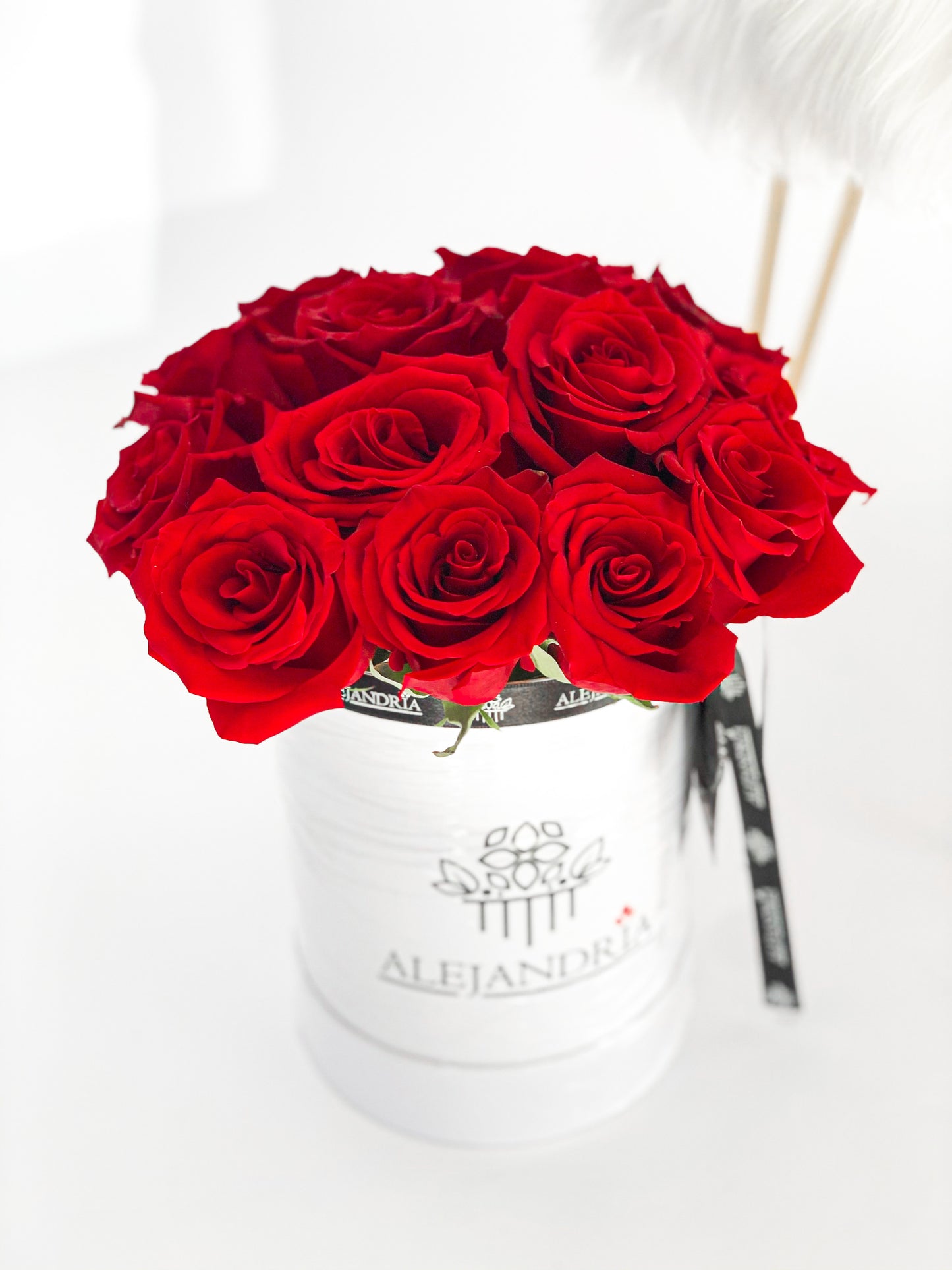 FlowerBox "Lovely" Red Roses - Alejandría Arte Floral