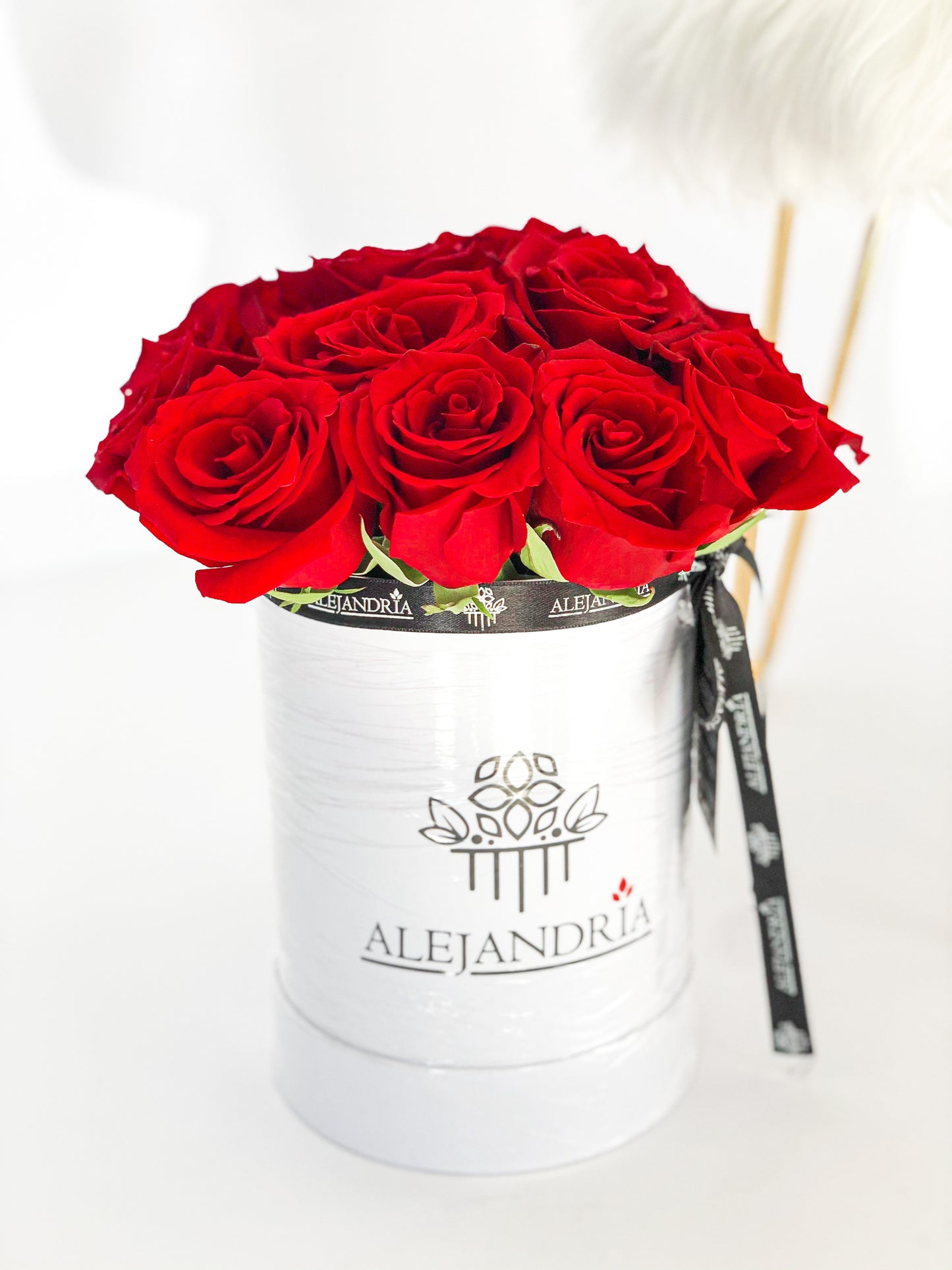 FlowerBox "Lovely" Red Roses - Alejandría Arte Floral