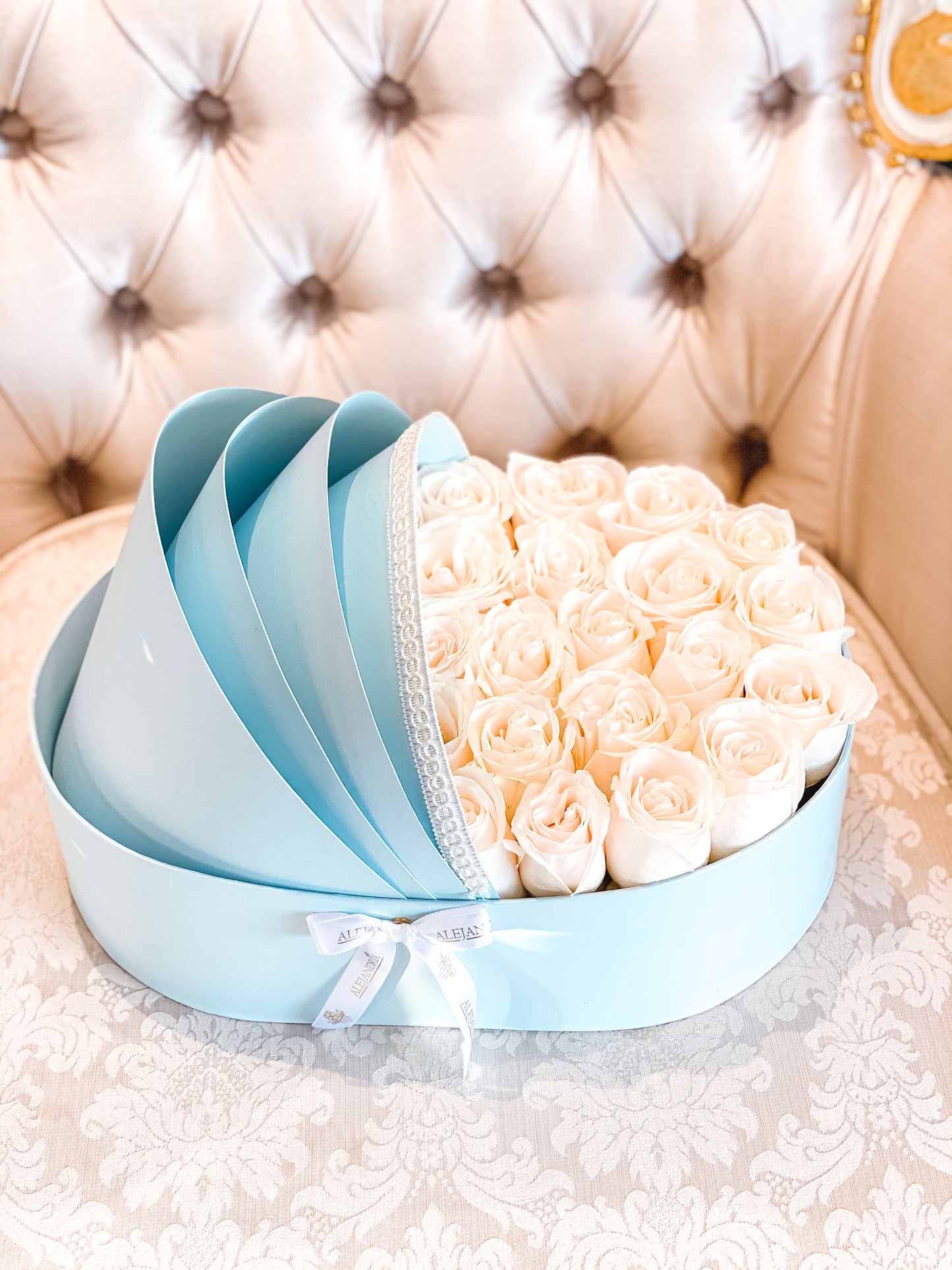 Roses Savage Flower Babyseat "G" 💙 - Alejandría Arte Floral