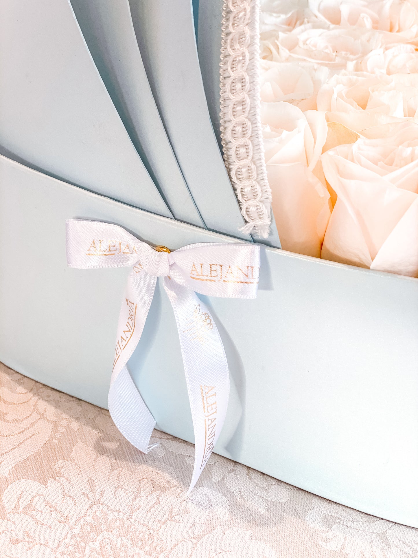 Roses Savage Flower Babyseat "G" 💙 - Alejandría Arte Floral