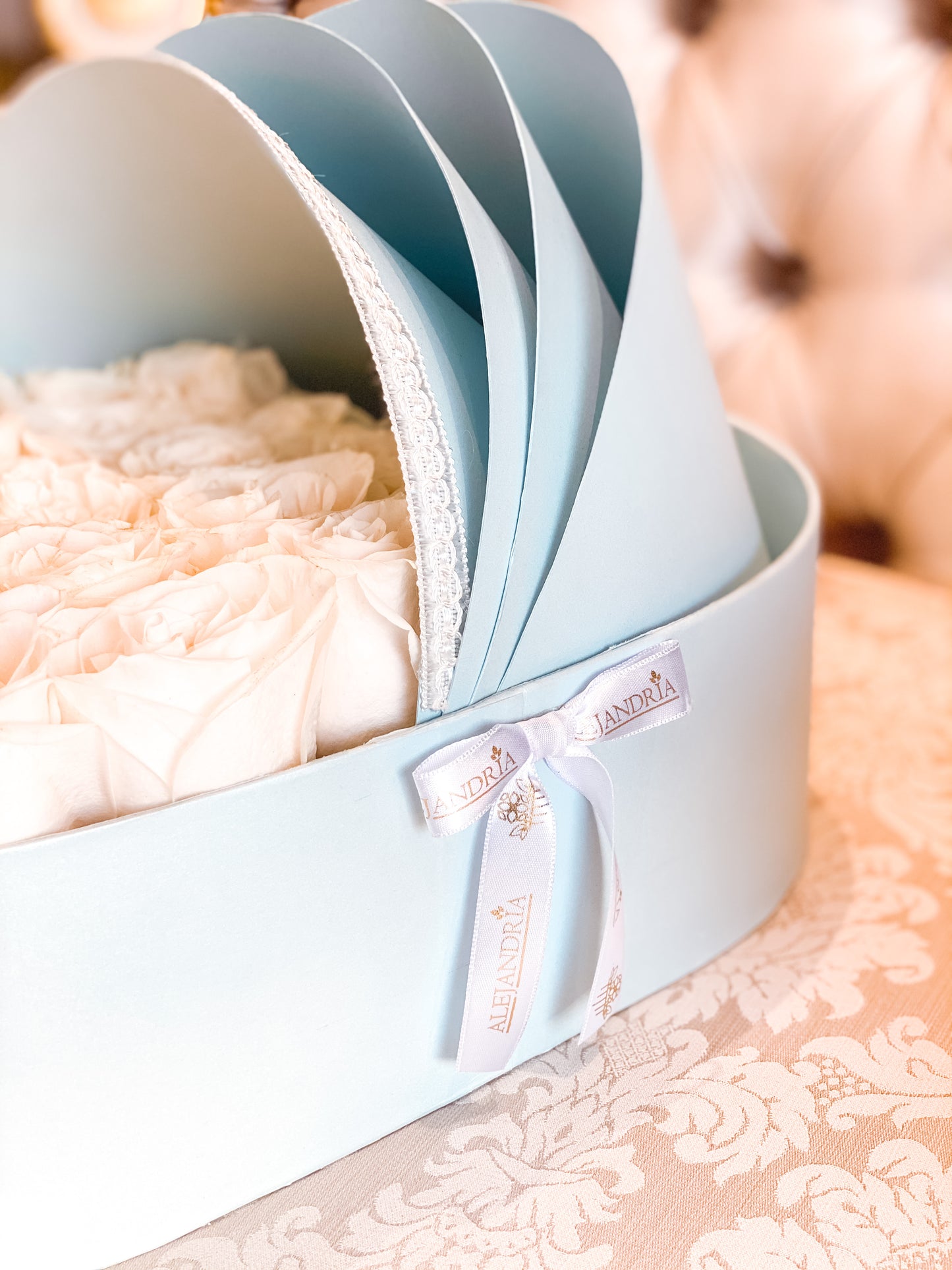 Roses Savage Flower Babyseat "G" 💙 - Alejandría Arte Floral