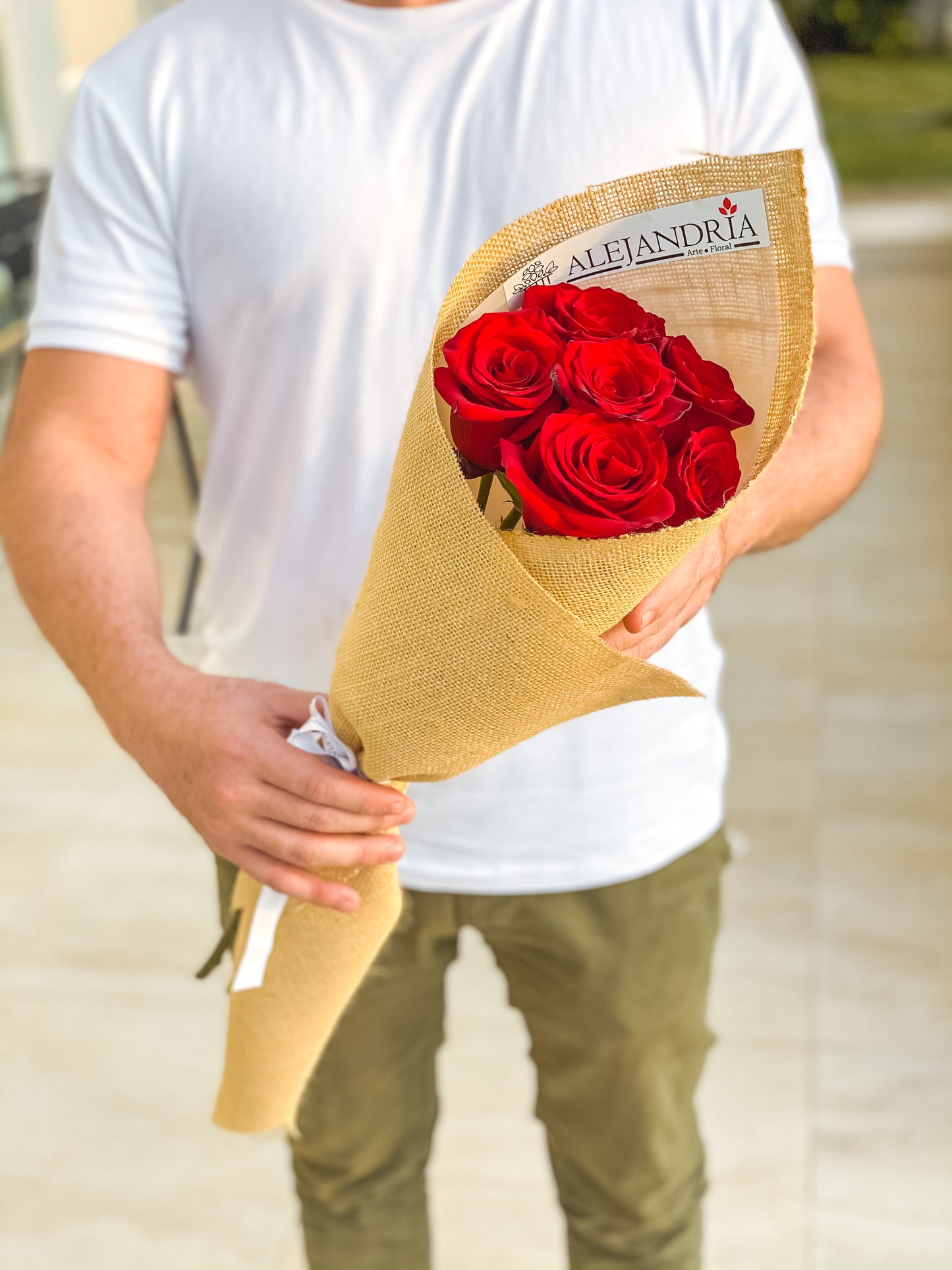 Ramo formato "Bouquet" 6 Red Roses - Alejandría Arte Floral