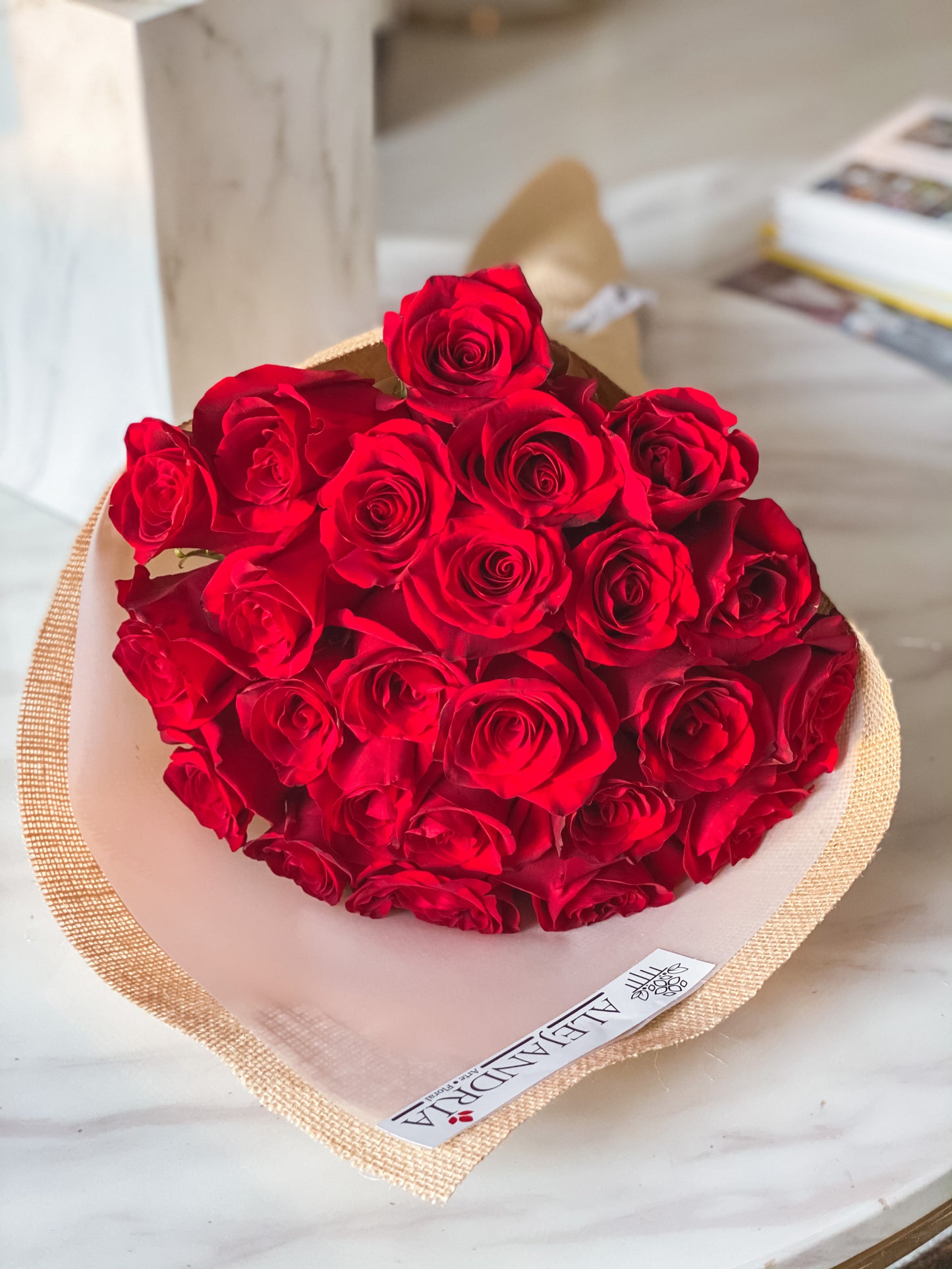 Ramo formato "Bouquet" 24 Red Roses - Alejandría Arte Floral