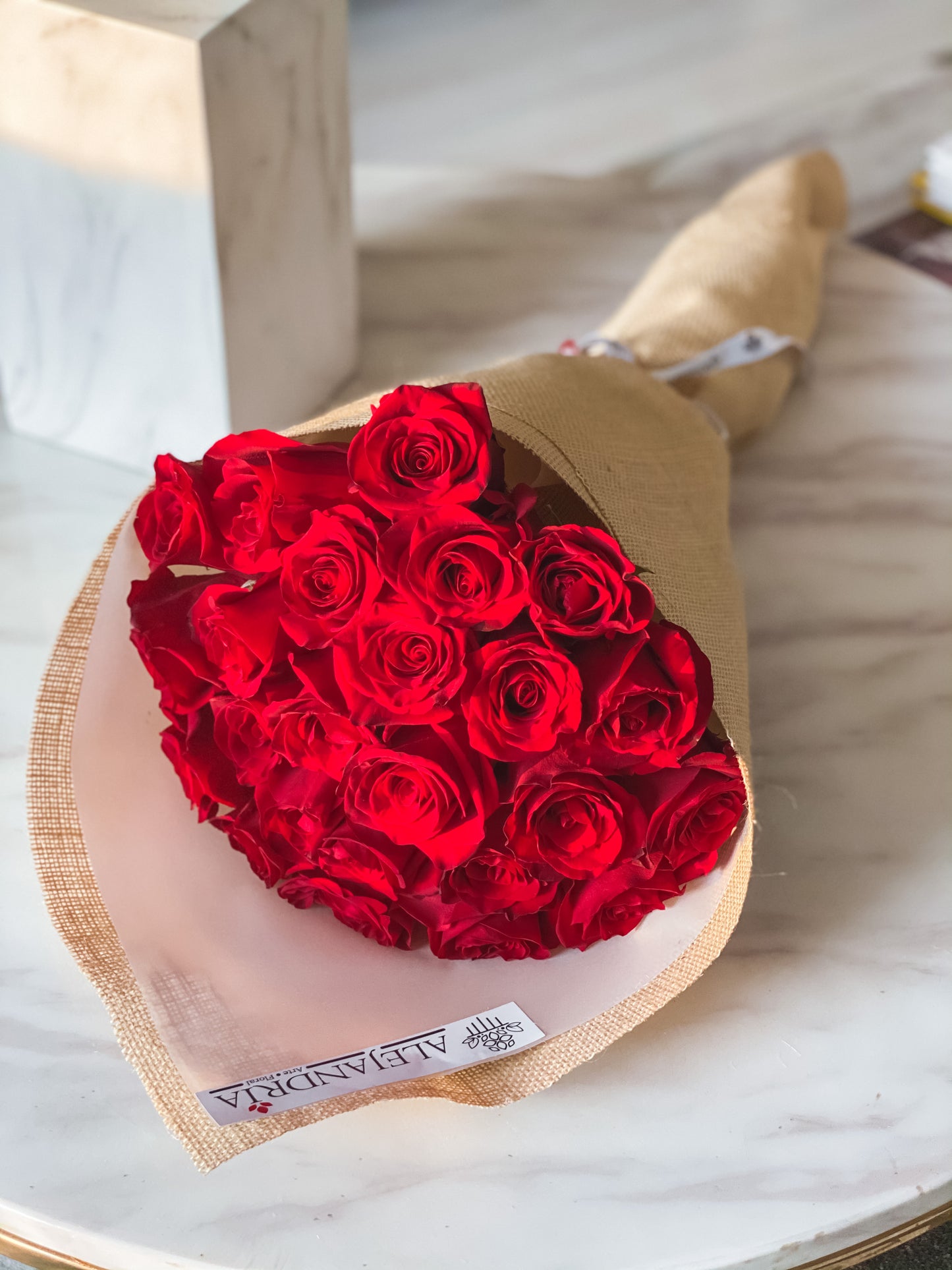 Ramo formato "Bouquet" 24 Red Roses - Alejandría Arte Floral