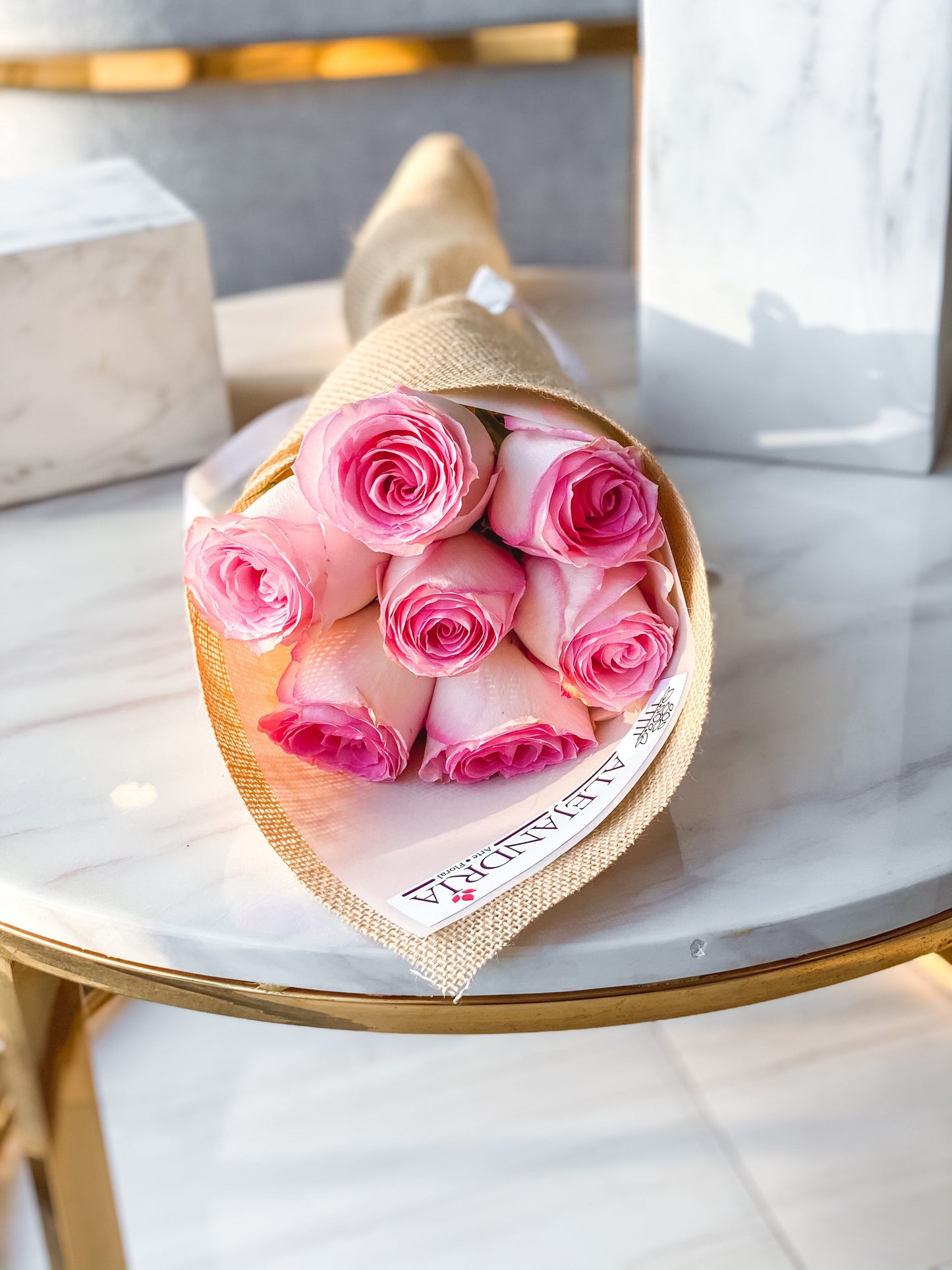 Ramo formato "Bouquet" 7 Pink Roses - Alejandría Arte Floral