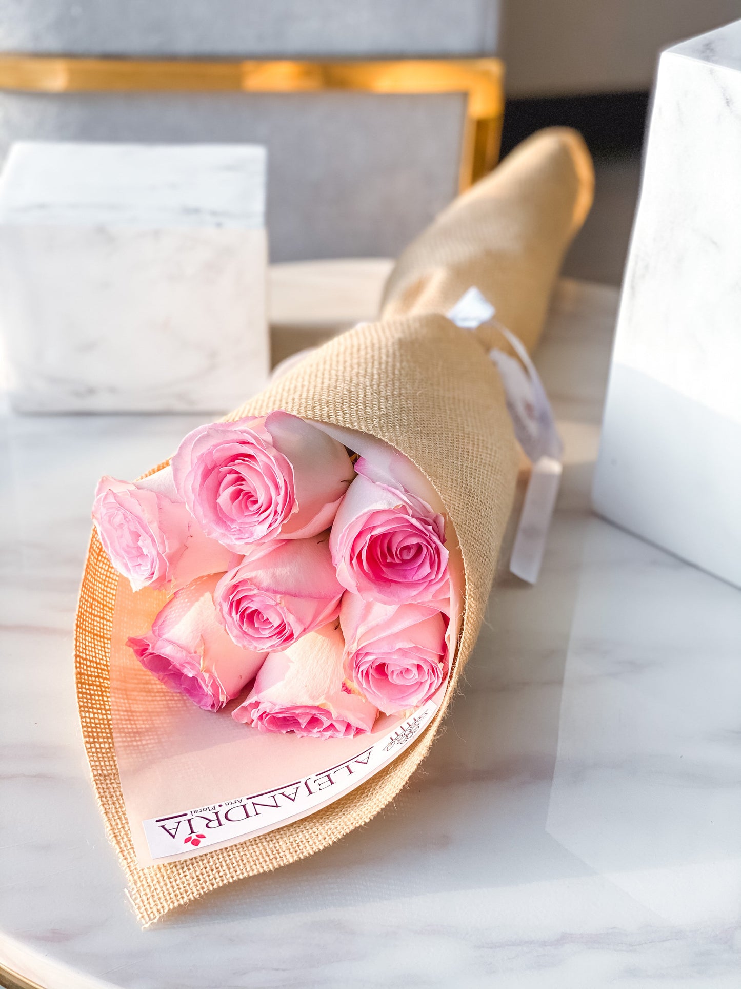 Ramo formato "Bouquet" 7 Pink Roses - Alejandría Arte Floral