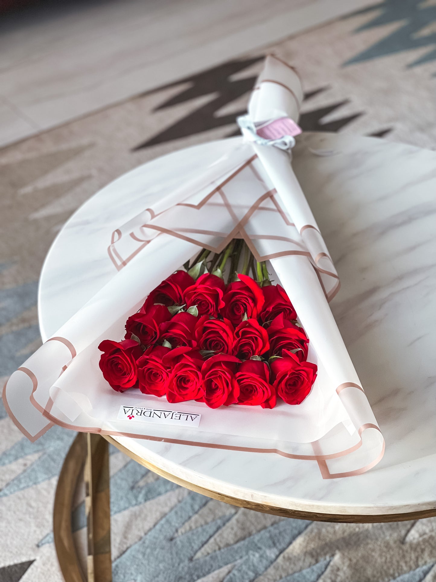 Ramo "Magazine" 15 Red Roses - Alejandría Arte Floral