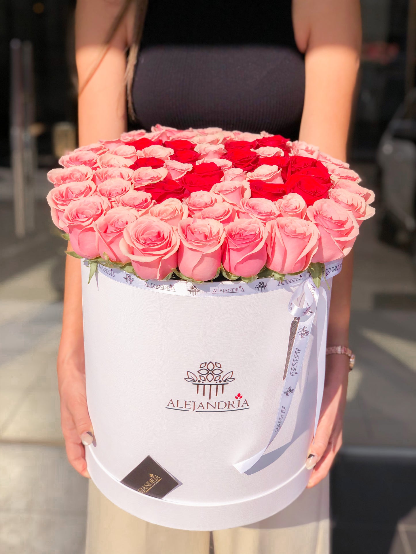 Imperial Pink Roses FlowerBox - Alejandría Arte Floral