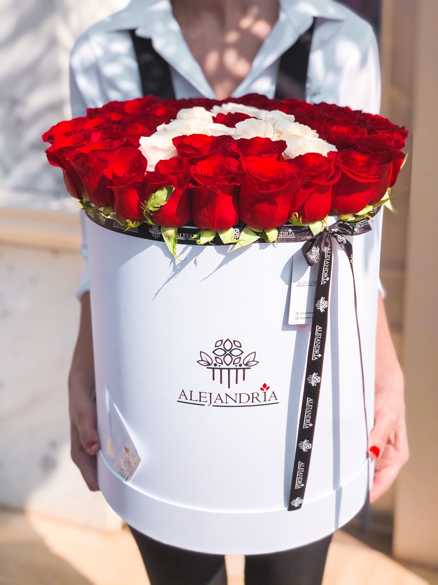 Imperial Red Roses FlowerBox - Alejandría Arte Floral