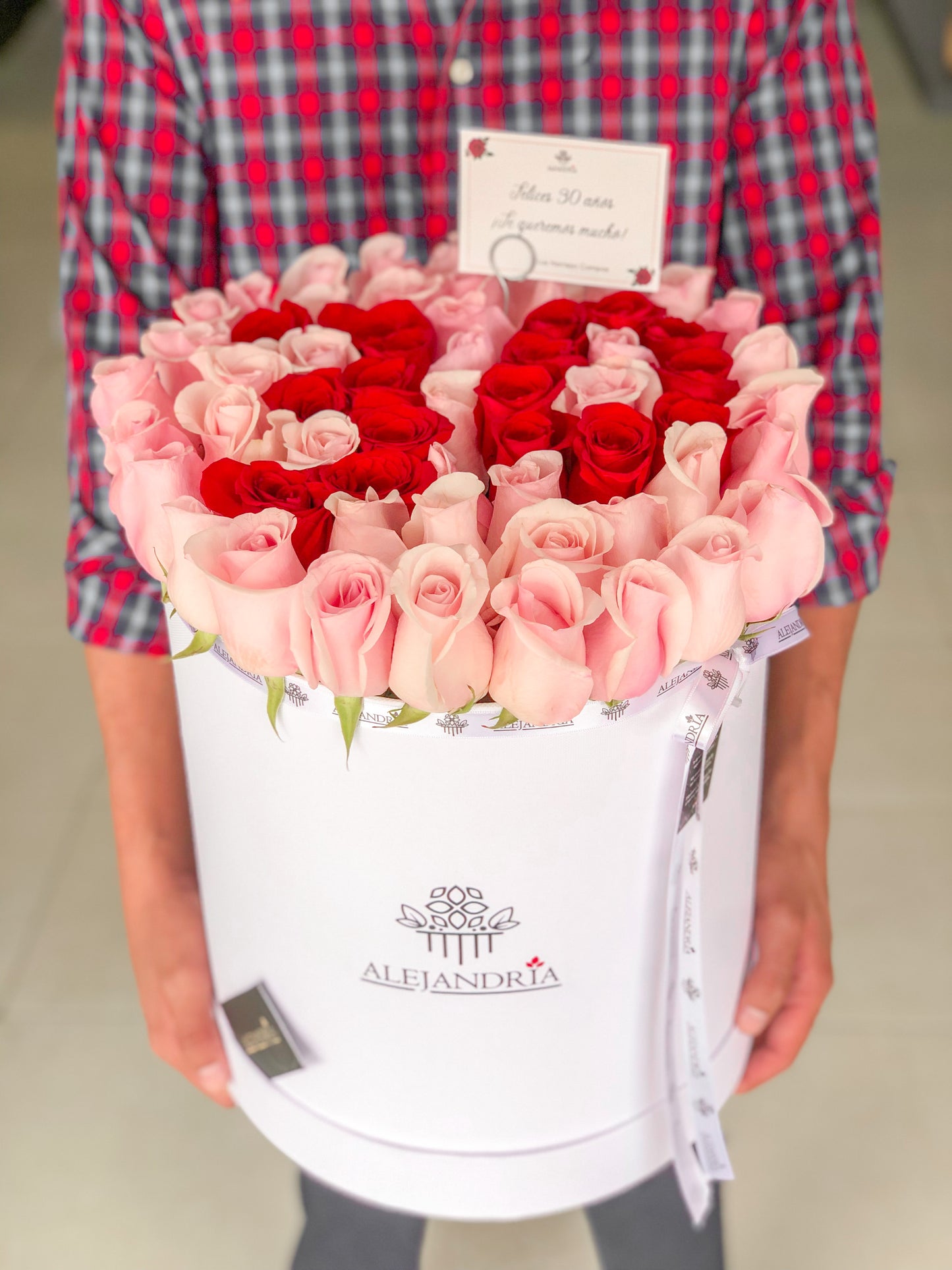 Imperial Pink Roses FlowerBox - Alejandría Arte Floral