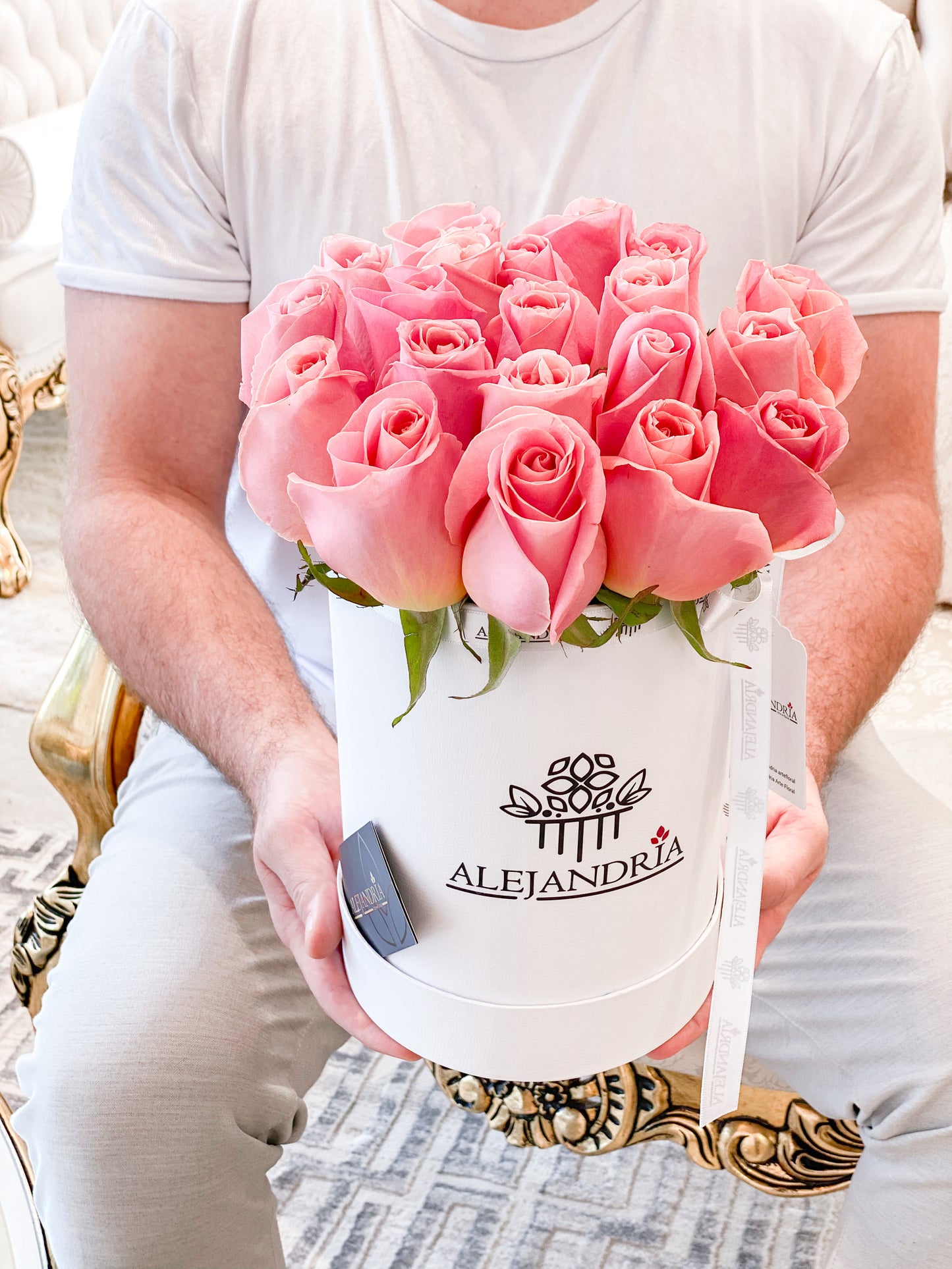 Finest FlowerBox Pink Roses - Alejandría Arte Floral