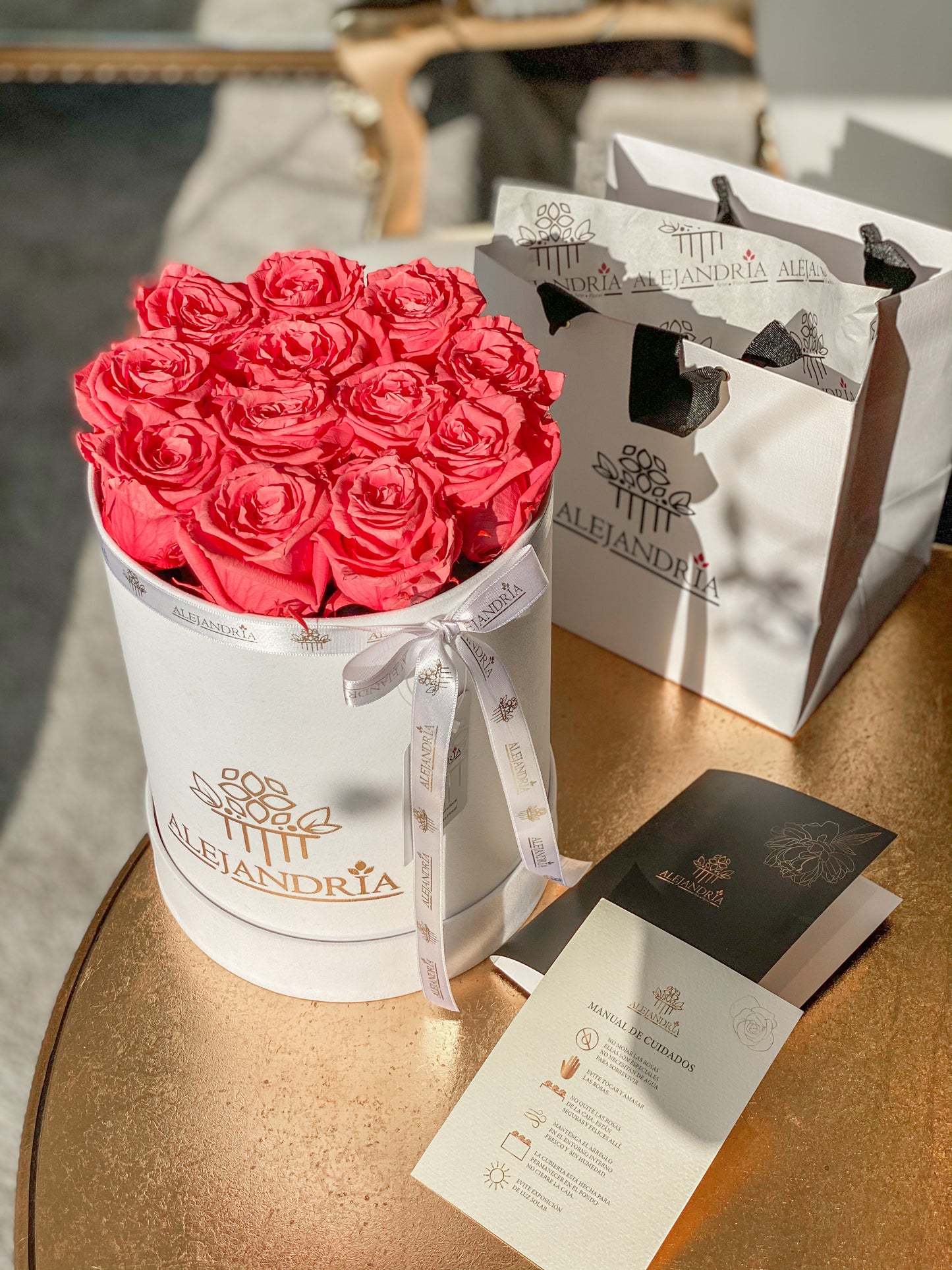 Box Terciopelo 12 Rosas Preservadas - Alejandría Arte Floral