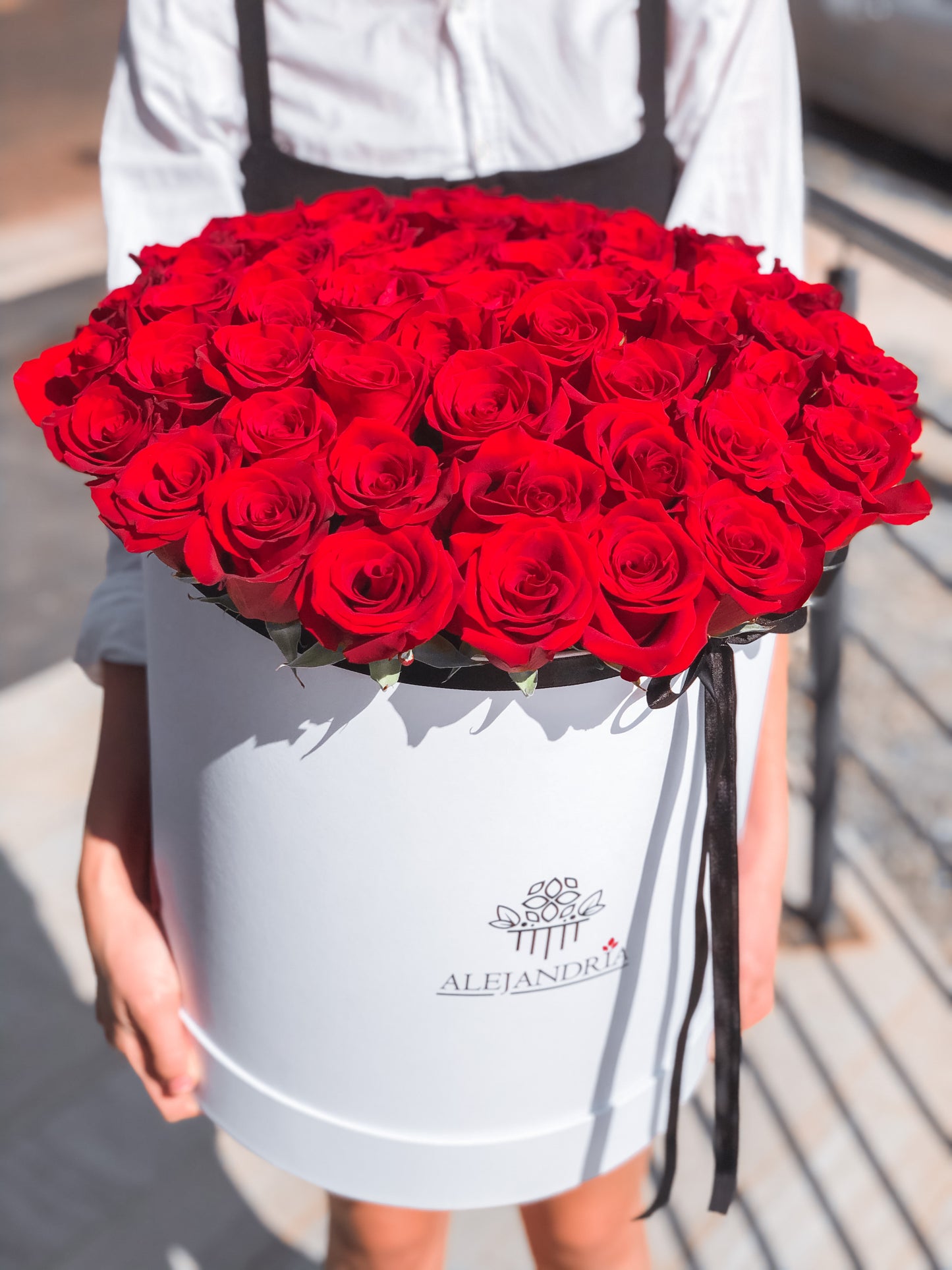 Imperial Red Roses FlowerBox - Alejandría Arte Floral