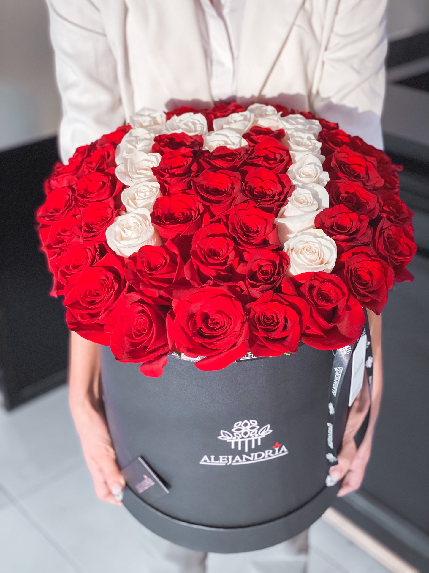 Imperial Red Roses FlowerBox - Alejandría Arte Floral