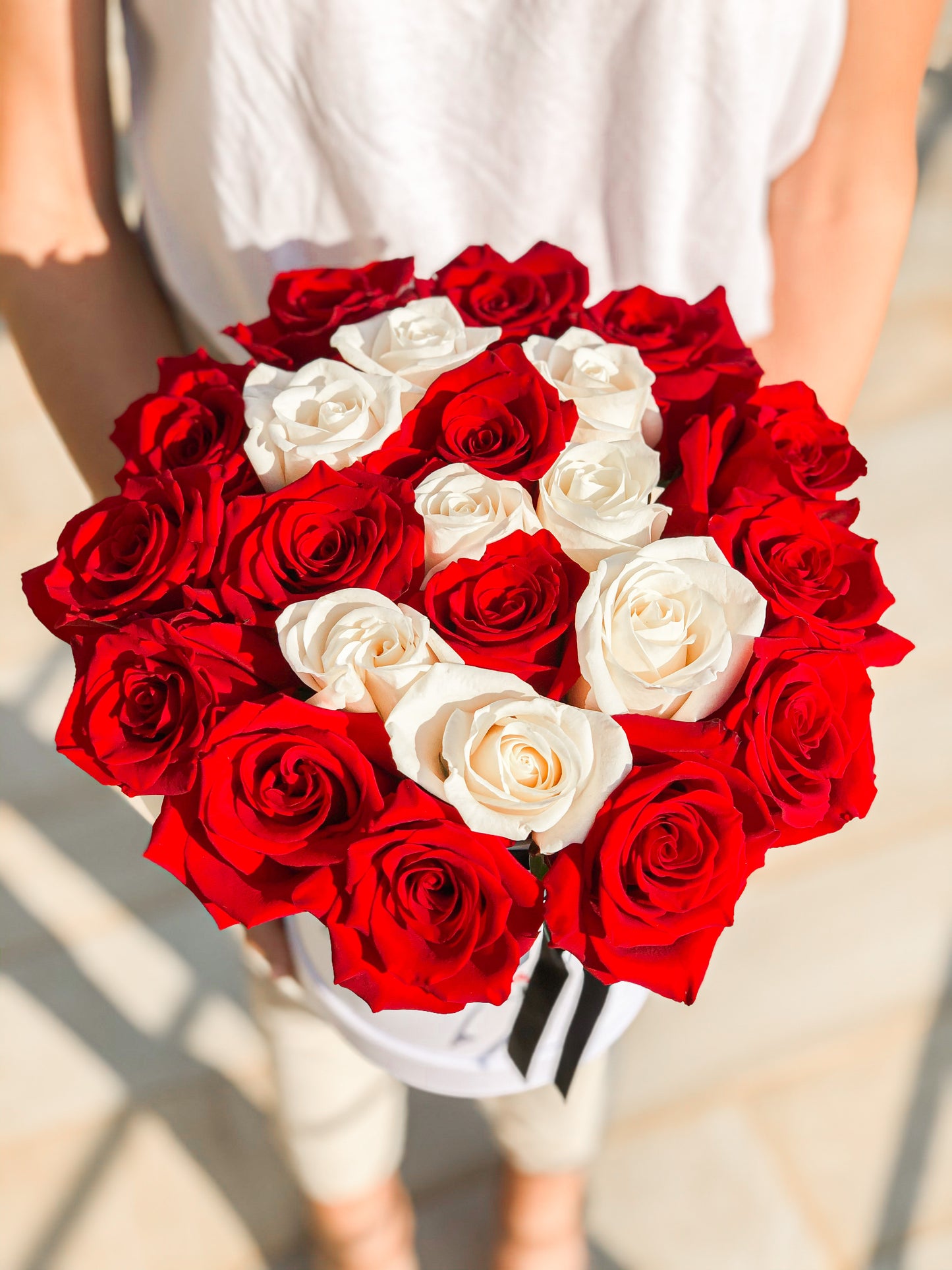 FlowerBox "24 Red Roses" - Alejandría Arte Floral