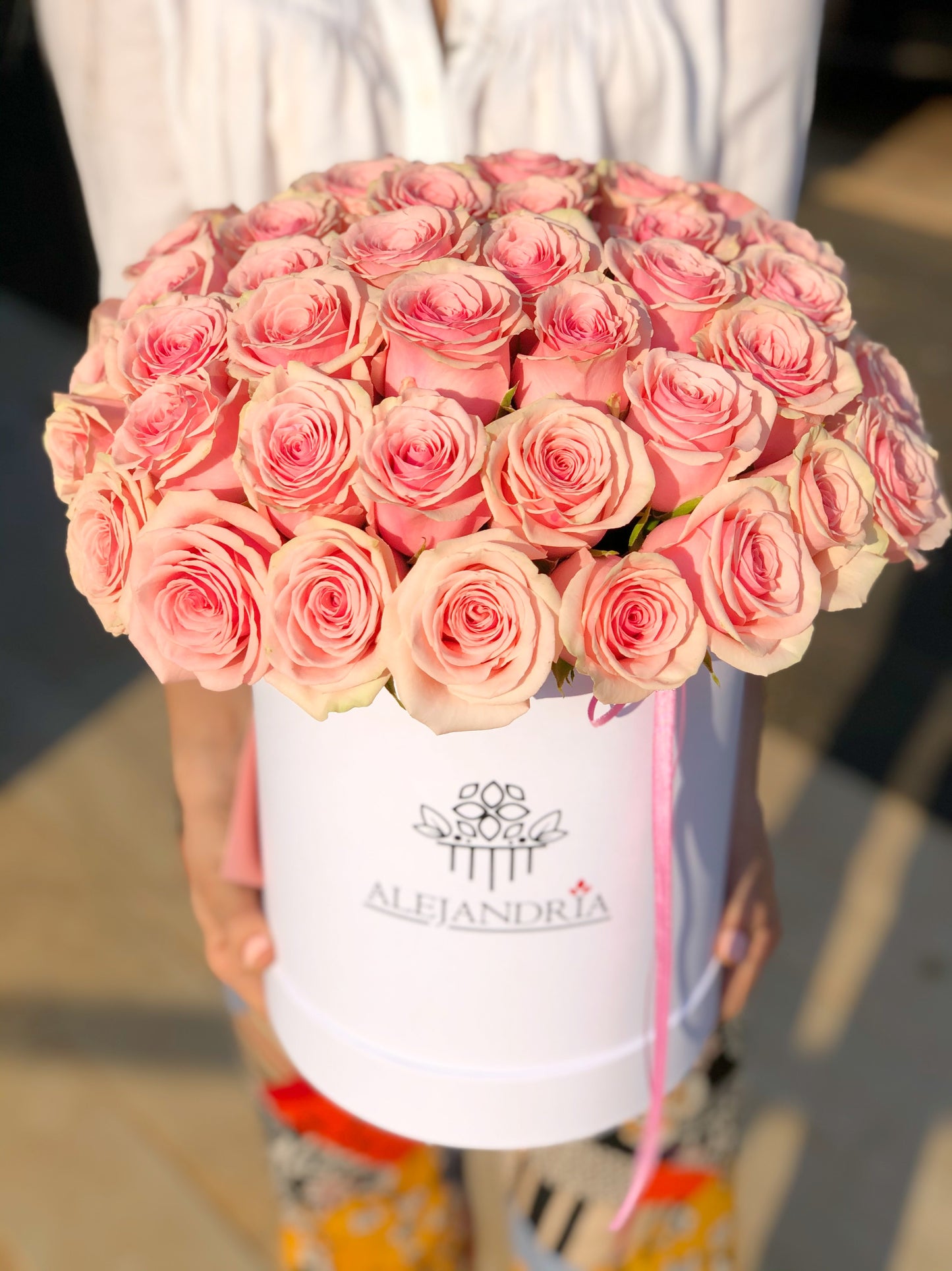 FlowerBox "Signature" Pink Roses - Alejandría Arte Floral