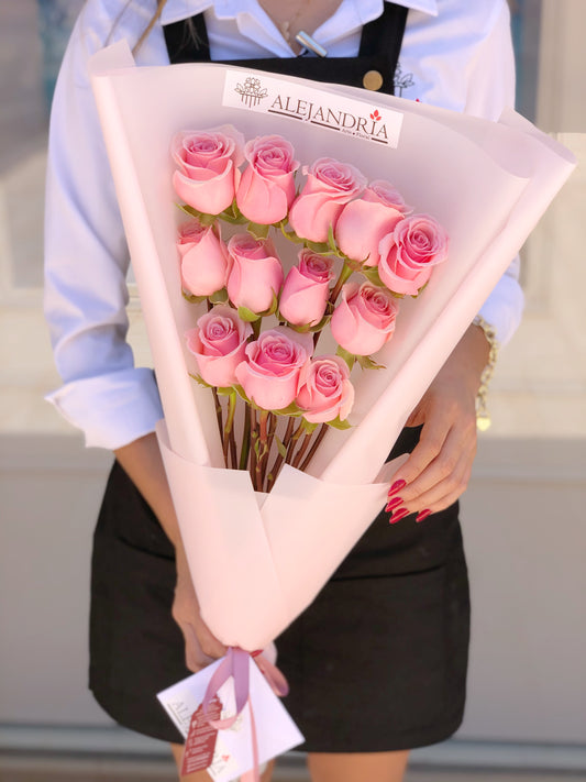 Ramo en papel "12 Pink Roses" - Alejandría Arte Floral 