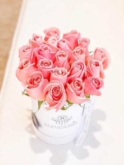 Finest FlowerBox Pink Roses - Alejandría Arte Floral 