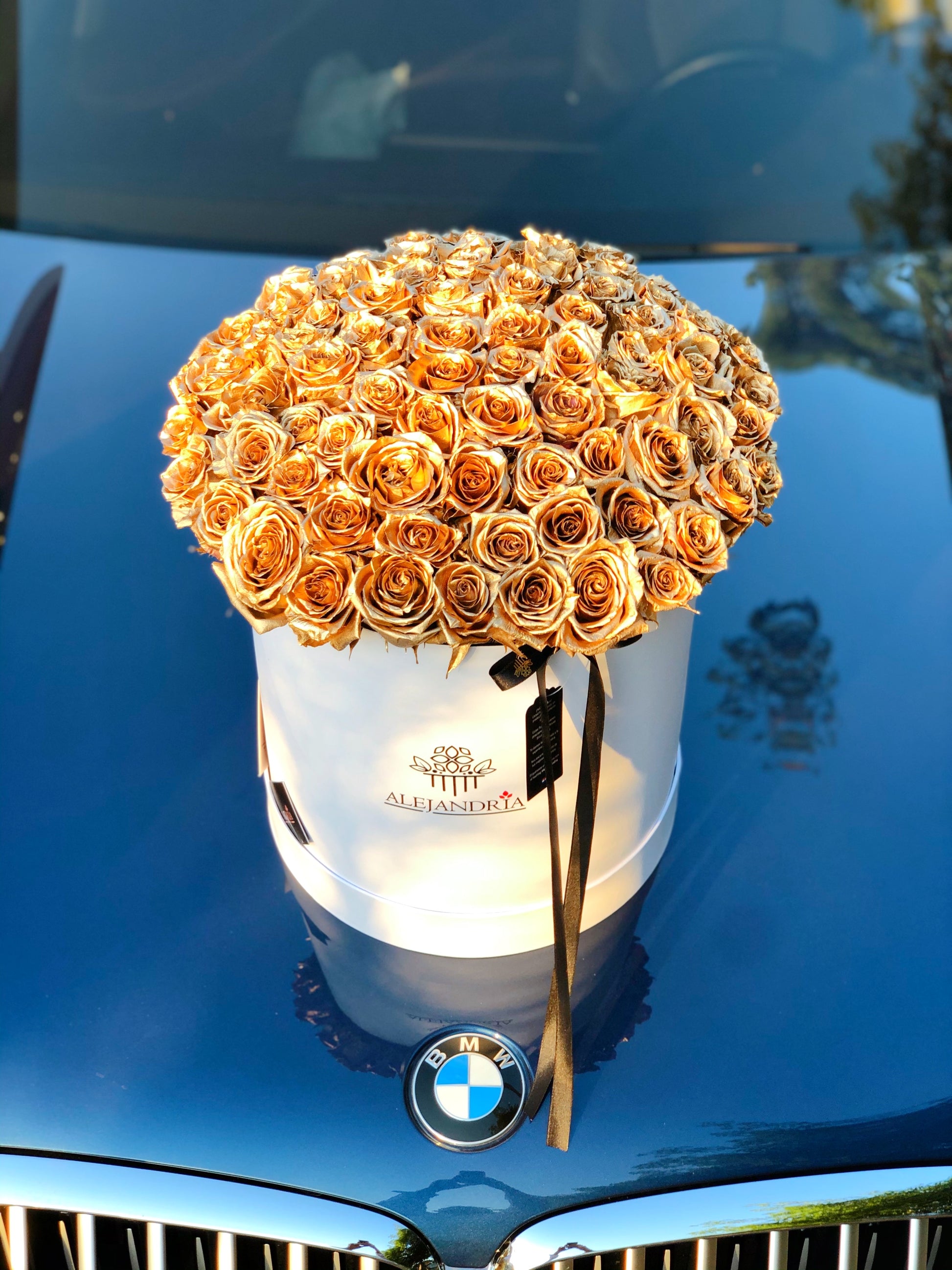 Imperial FlowerBox "Golden Roses" - Alejandría Arte Floral 