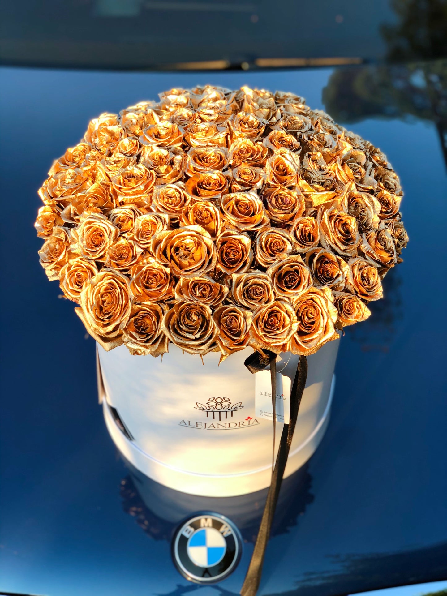 Imperial FlowerBox "Golden Roses" - Alejandría Arte Floral 